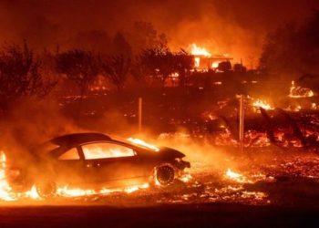 Paradise Fire: California wildfire leaves town in ruins