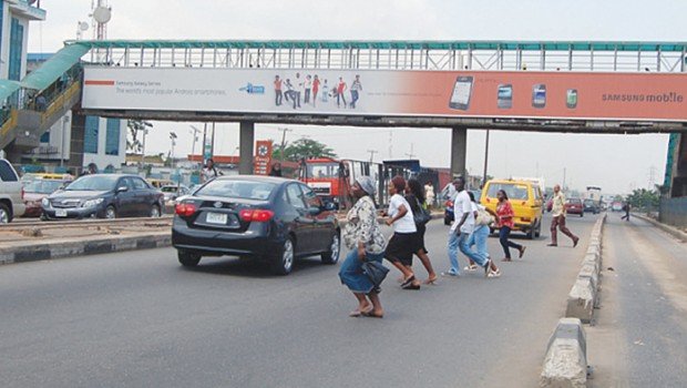 Ensuring stricter use of pedestrian bridges