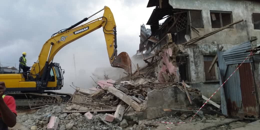 LAGOS STATE GOVERNMENT DEMOLISHES DISTRESSED FOUR-STOREY BUILDING IN EBUTE-METTA.